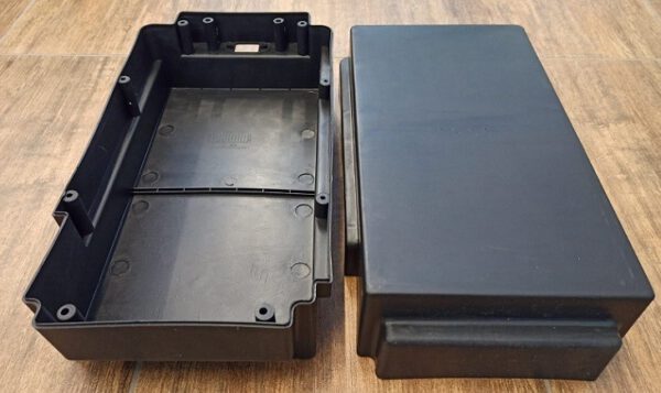 COPPIA PLASTICHE COVER PORTA BATTERIE - bici elettrica scooter sky II tipo z-tech