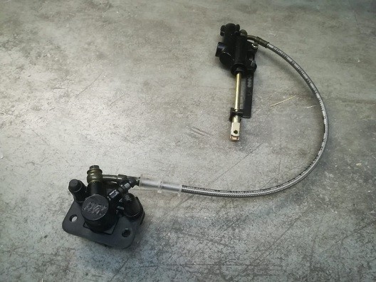 SET FRENI POSTERIORE PIT BIKE KAYO TS90 TSD110 COMPLETO PINZA PASTIGLIE POMPA LEVA FRENO