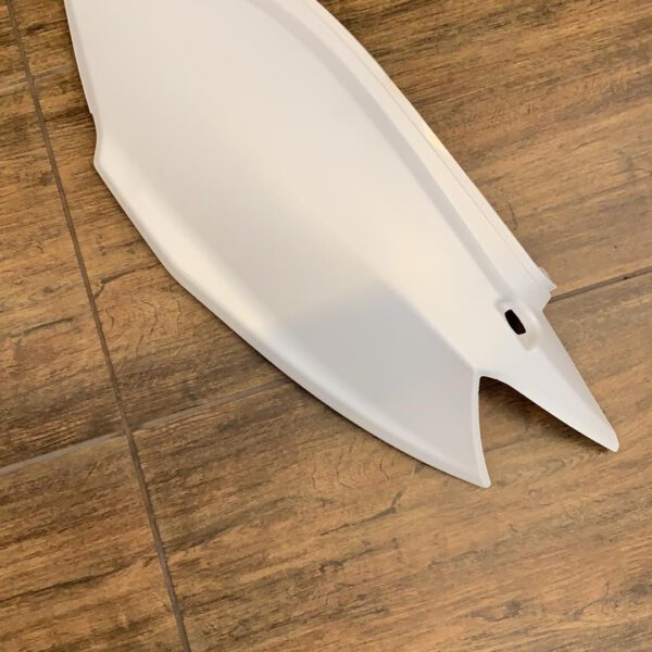 PLASTICA POSTERIORE SINISTRA BIANCA NERA GRIGIA -SCOOTER ELETTRICO SKY II REVENGE