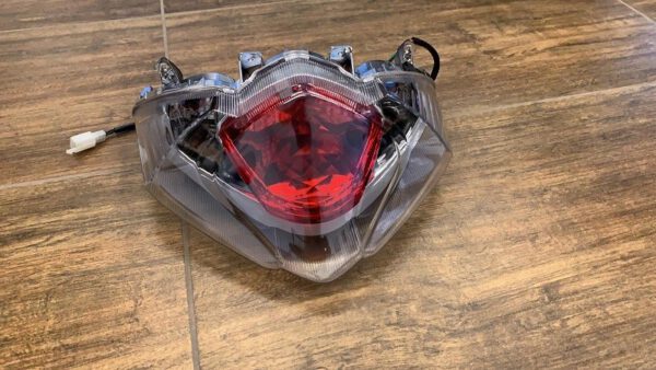fanale posteriore  completo di STOP e FRECCE SCOOTER ELETTRICO  SKY II REVENGE