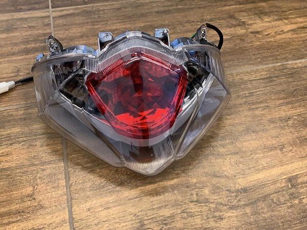 fanale posteriore  completo di STOP e FRECCE SCOOTER ELETTRICO  SKY II REVENGE