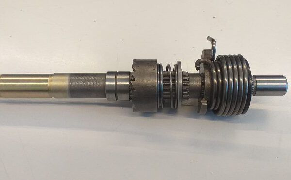 PERNO ASSE AVVIAMENTO BLOCCO YX 170cc 170 INGRANAGGIO MOTORE PIT BIKE