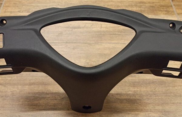 PLASTICA MANUBRIO INTERNA  SUPPORTO DISPLAY SCOOTER ELETTRICO SKY II REVENGE