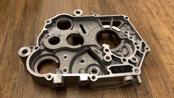 carter centrale destro per motore yx140 pit bike kayo