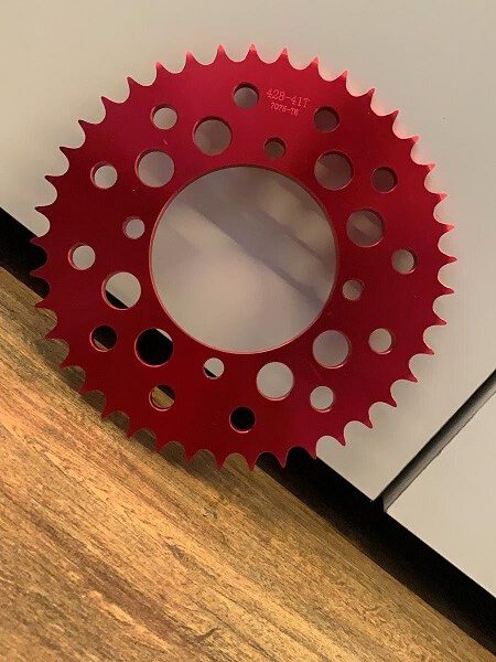 CORONA 41 PASSO 420 ATTACCO SDG IN ERGAL CNC ROSSO RACING