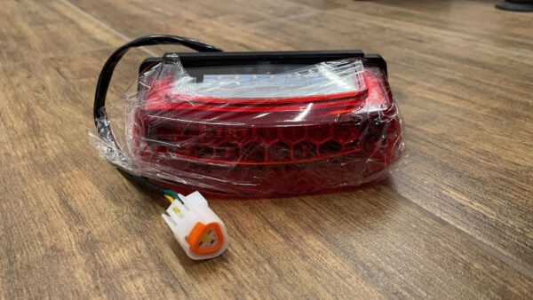FANALE POSTERIORE PER QUAD KAYO AU180 AU150 180CC 150CC