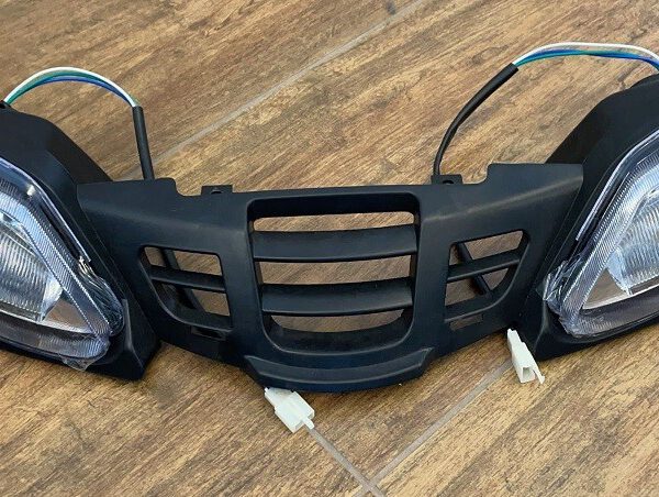 PLASTICA FANALI CON SUPPORTO PER QUAD KAYO  AU150 150CC AU180 180cc