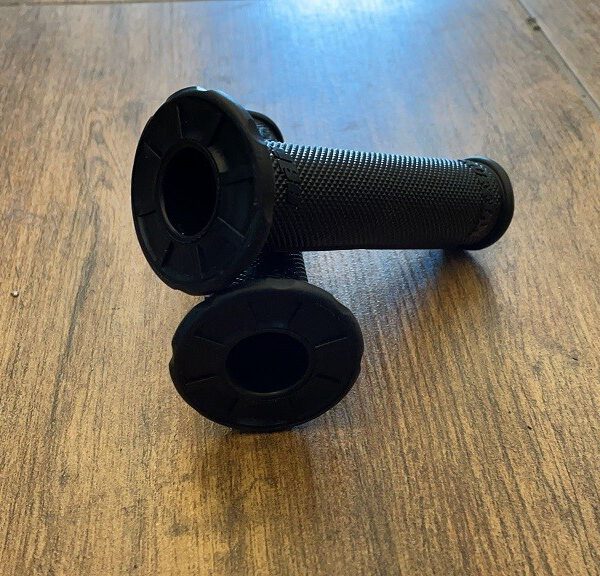 1cp MANOPOLE NERE 22mm QUAD KAYO