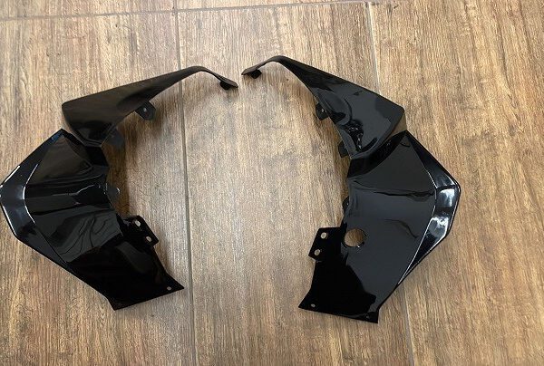 1CP PLASTICHE LATERALI ANTERIORI MINIQUAD RENEGADE 49CC