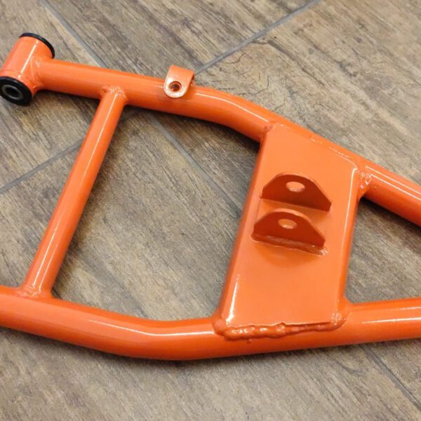 BRACCETTO QUAD ATV AU180 180cc INFERIORE DESTRO COMPLETO DI SNODO E BOCCOLE
