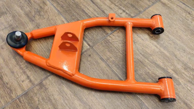 BRACCETTO QUAD ATV AU180 180cc INFERIORE SINISTRO COMPLETO DI SNODO E BOCCOLE