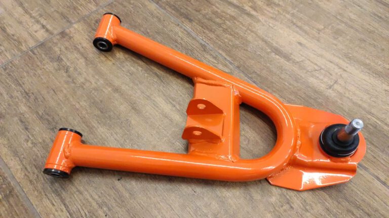BRACCETTO QUAD ATV A200 INFERIORE DESTRO COMPLETO DI SNODO E BOCCOLE