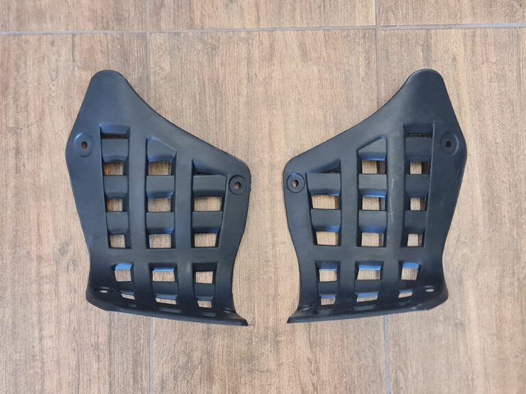 COPPIA PEDANE POGGIAPIEDI PLASTICA PER QUAD KAYO A150 150CC