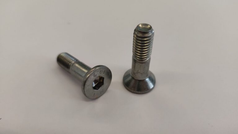 COPPIA VITI M8 FISSAGGIO CORONA KAYO T4 250cc