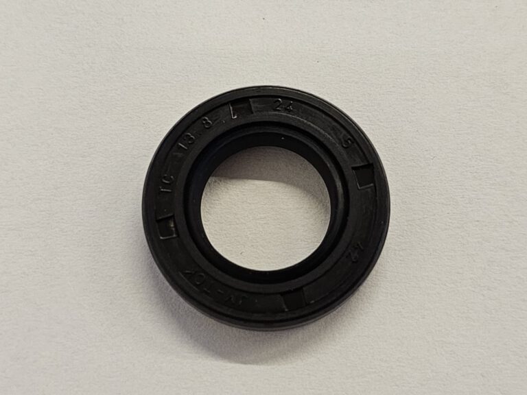 PARAOLIO 13.7x24x5 PER CARTER DESTRO BLOCCO MOTORE YX125 125cc