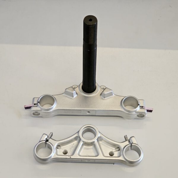 COPPIA PIASTRE INFERIORE E SUPERIORE PER PIT BIKE KAYO TS90 KMB 90cc 60cc