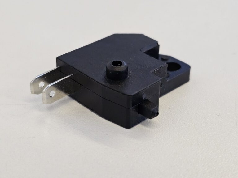 SENSORE FRENO POSTERIORE ATTIVAZIONE FANALE STOP PER KAYO EA70 EA110