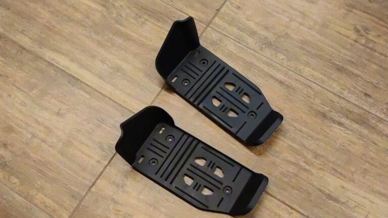 COPPIA PLASTICHE POGGIAPIEDI QUAD KAYO A50 EA50
