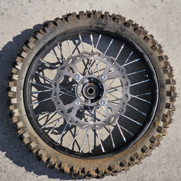 CERCHIO GOMMATO GOMMA CERCHIATA FERRO ANTERIORE 60/100-14 CON DISCO FRENO ATTACCO SDG PERNO RUOTA 15mm