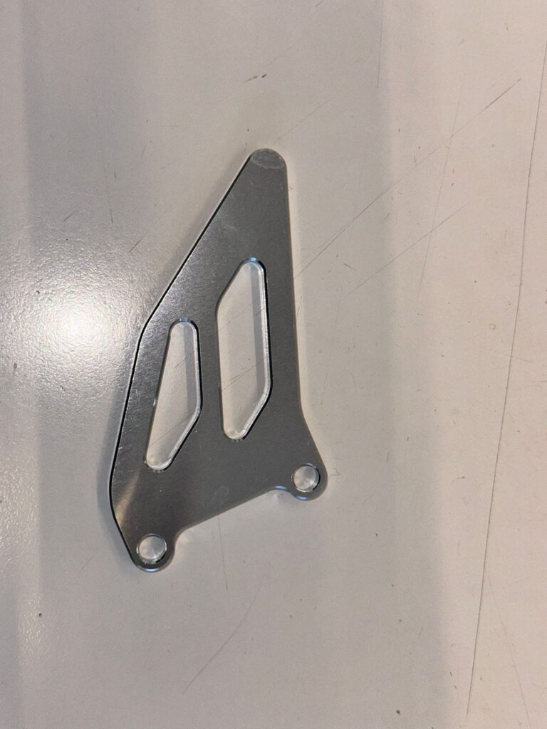 PROTEZIONE IN CNC PER POGGIAPIEDI PER KAYO MINIGP MR150