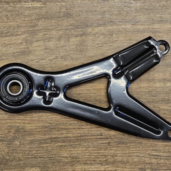 STAFFA BLOCCO MOTORE KAYO A180 180cc TELAIETTO DI SUPPORTO PARTE PIGNONE