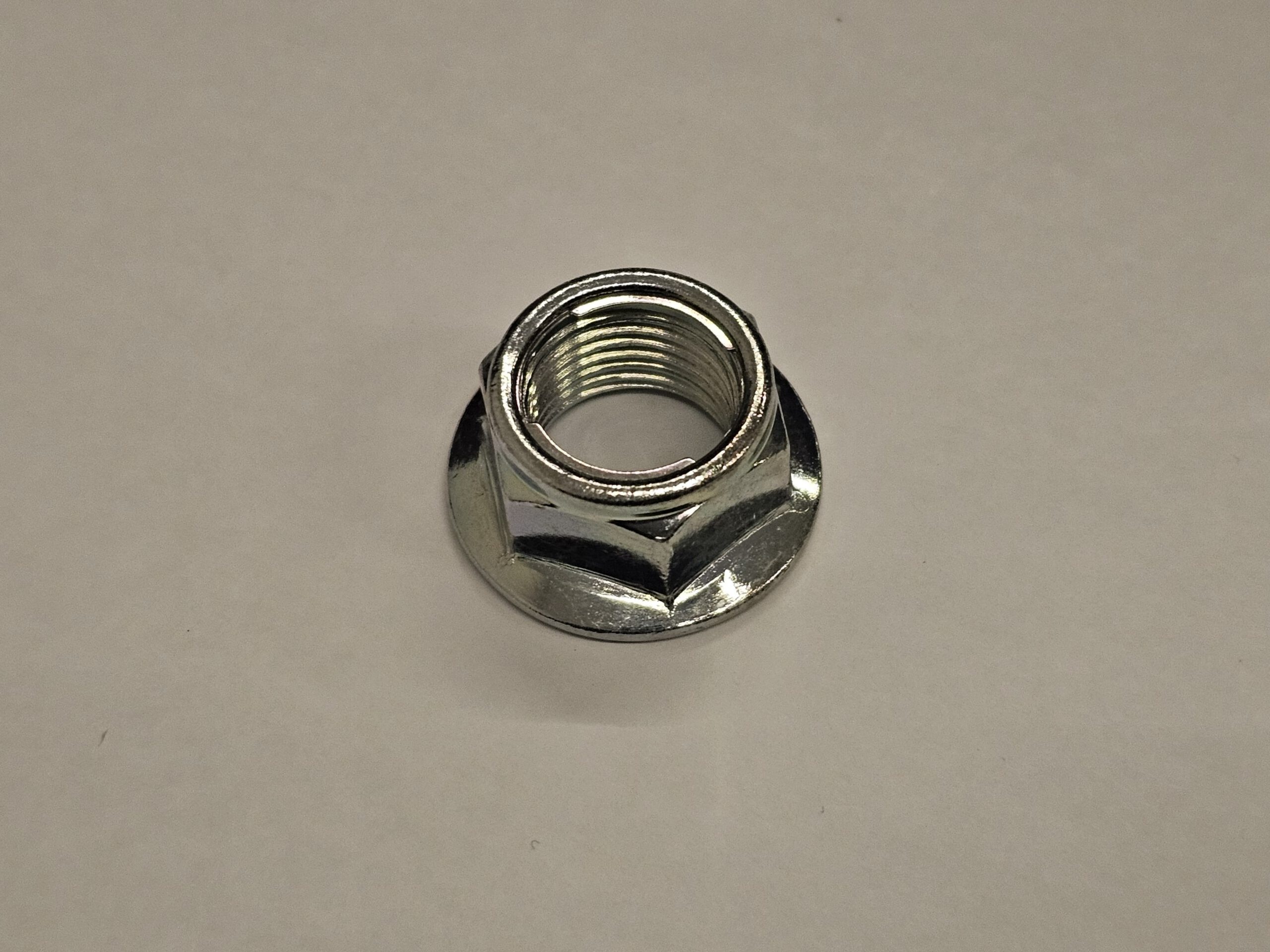 DADO AUTOBLOCCANTE M16x1.5 PER STAFFA BLOCCO MOTORE KAYO A180 180cc TELAIETTO DI SUPPORTO PARTE PIGNONE