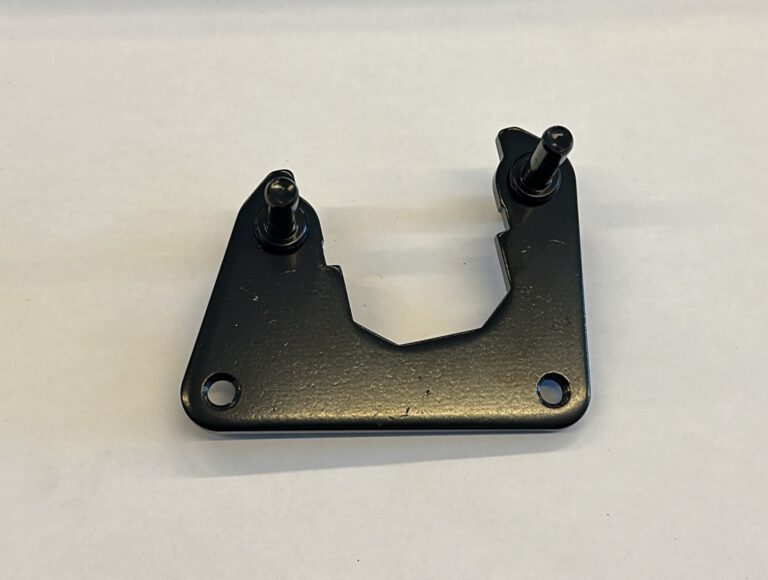 SUPPORTO STAFFA PINZA FRENO ANTERIORE DESTRA SINISTRA PER QUAD KAYO AU300 L7E T3B