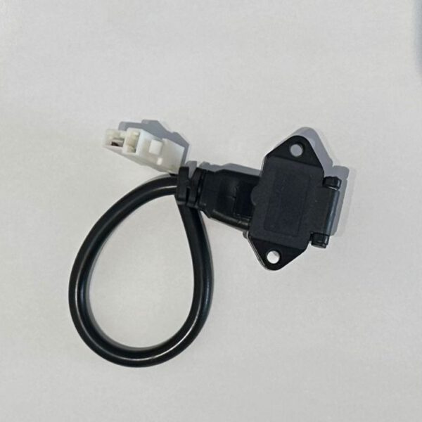 SPINOTTO CARICA BATTERIE CABLAGGIO CON CHIUSURA A MOLLA PER SCOOTER SKY II REVENGE