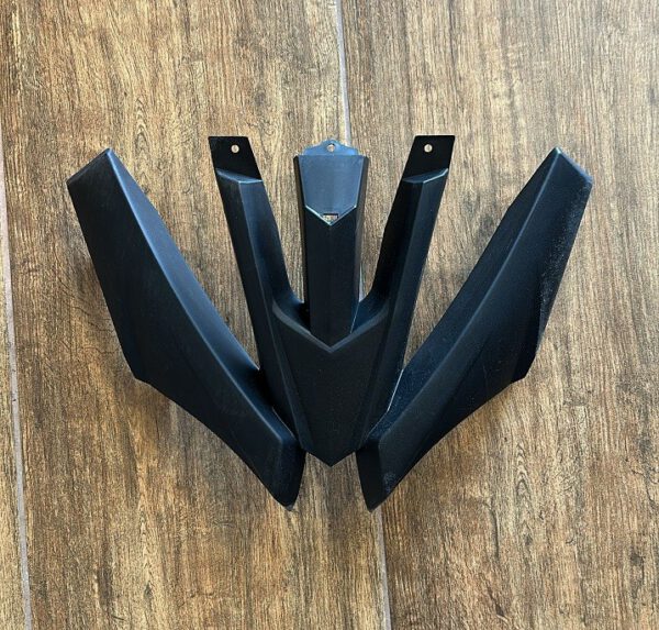 PLASTICA CENTRALE ANTERIORE PER QUAD RENEGEADE 125XXL 125cc