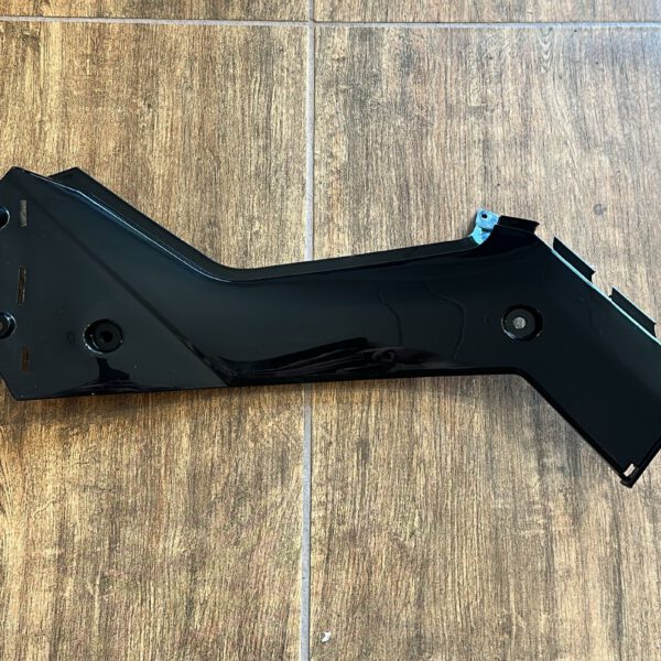 PLASTICA LATERALE CENTRALE DESTRA PER QUAD RENEGADE 125XXL 125cc