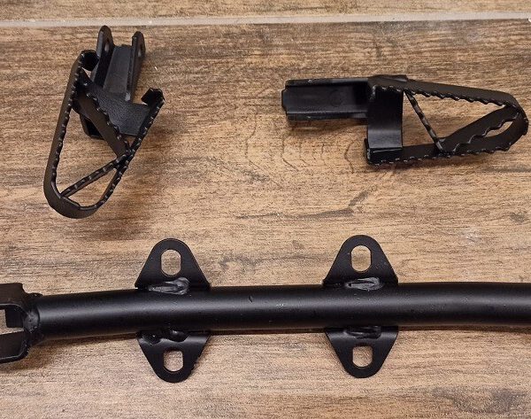 SET PEDALINE E SUPPORTO PIT BIKE SCORPION DESTRA E SINISTRA POGGIA PIEDI