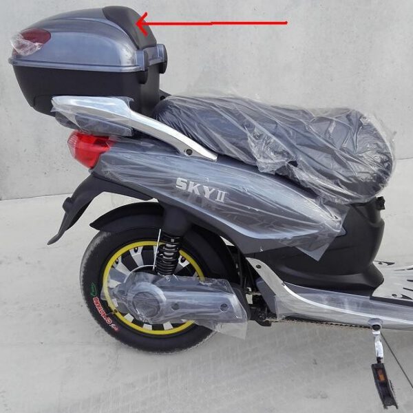 PLASTICA POGGIA SCHIENA SUL BOX PASSEGGERO - bici elettrica scooter sky II tipo z-tech